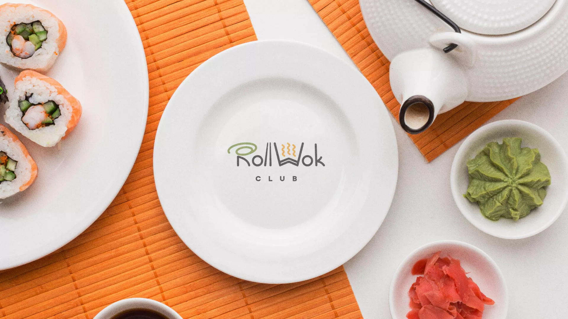 Разработка логотипа и фирменного стиля суши-бара «Roll Wok Club» в Гатчине
